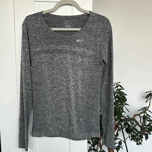 Nike Dri-Fit Heather Grey Long Sleeve Top - Picture 1 of 4